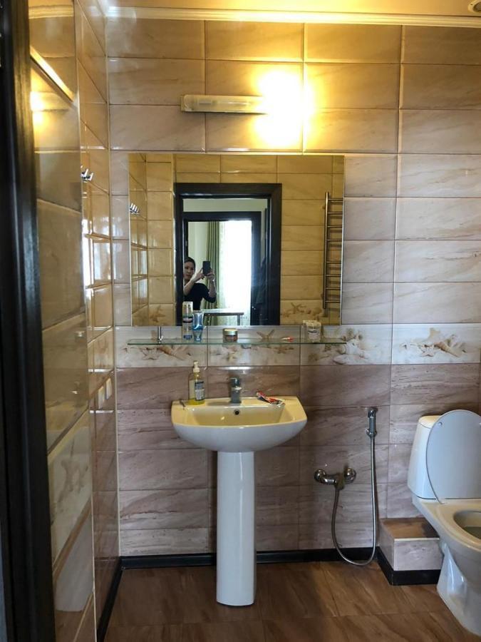 Квартира В Центре Бишкека! Ngoại thất bức ảnh