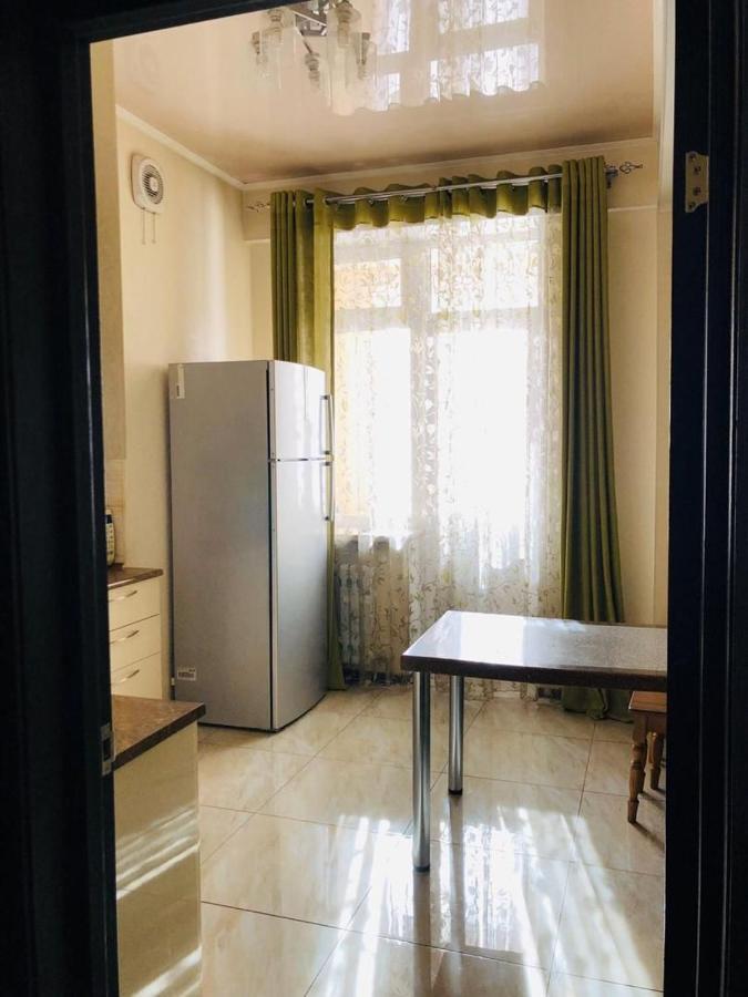 Квартира В Центре Бишкека! Ngoại thất bức ảnh
