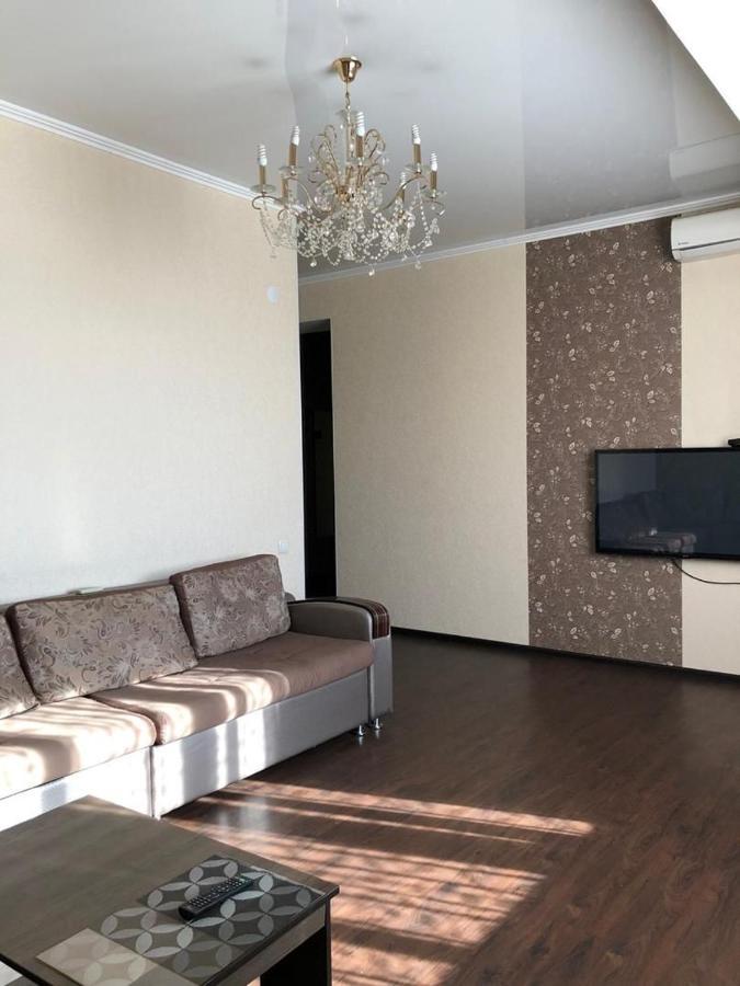 Квартира В Центре Бишкека! Ngoại thất bức ảnh