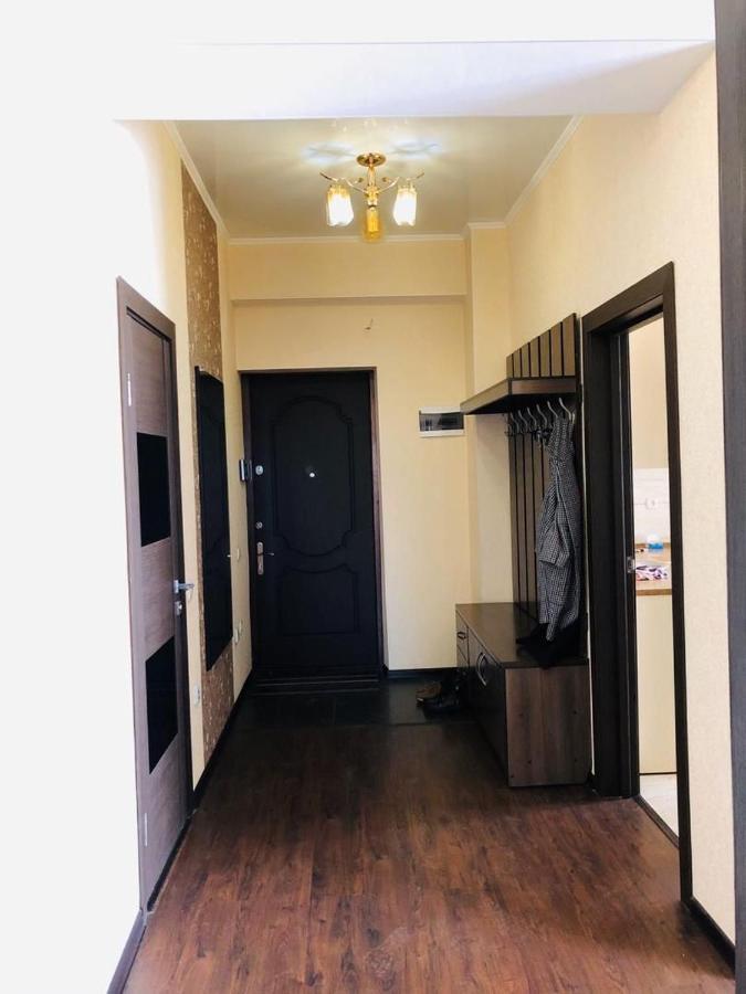 Квартира В Центре Бишкека! Ngoại thất bức ảnh