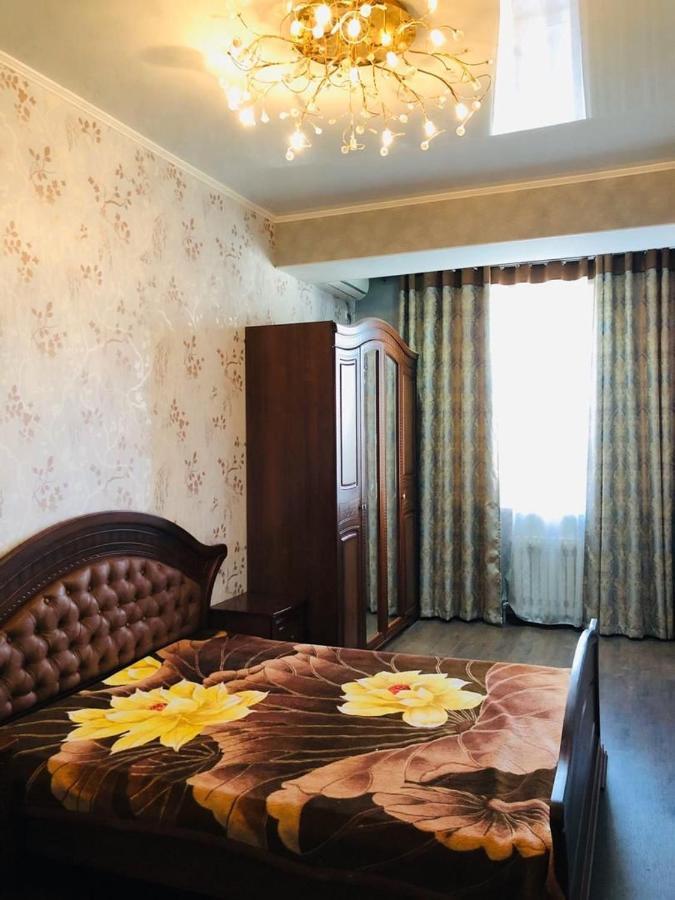 Квартира В Центре Бишкека! Ngoại thất bức ảnh