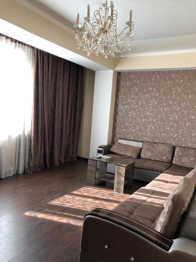 Квартира В Центре Бишкека! Ngoại thất bức ảnh