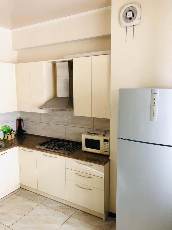 Квартира В Центре Бишкека! Ngoại thất bức ảnh